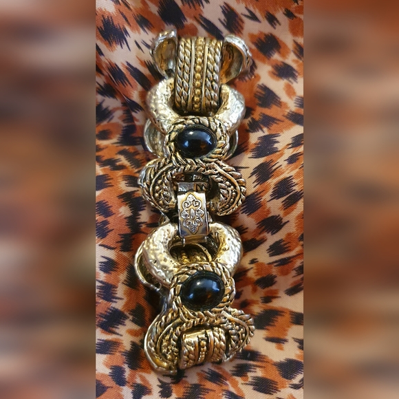 Gold Metal bracelet - Picture 4 of 4